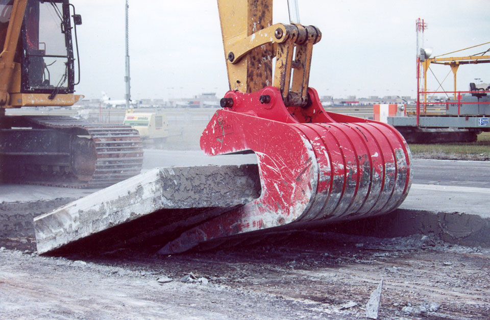 Slab Crab lifts concrete without disturbing sub-base Slab Crab lifts concrete without disturbing sub-base
