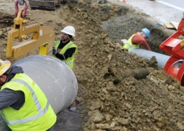 Hook Attachments vs. Scissor Lifting Clamps